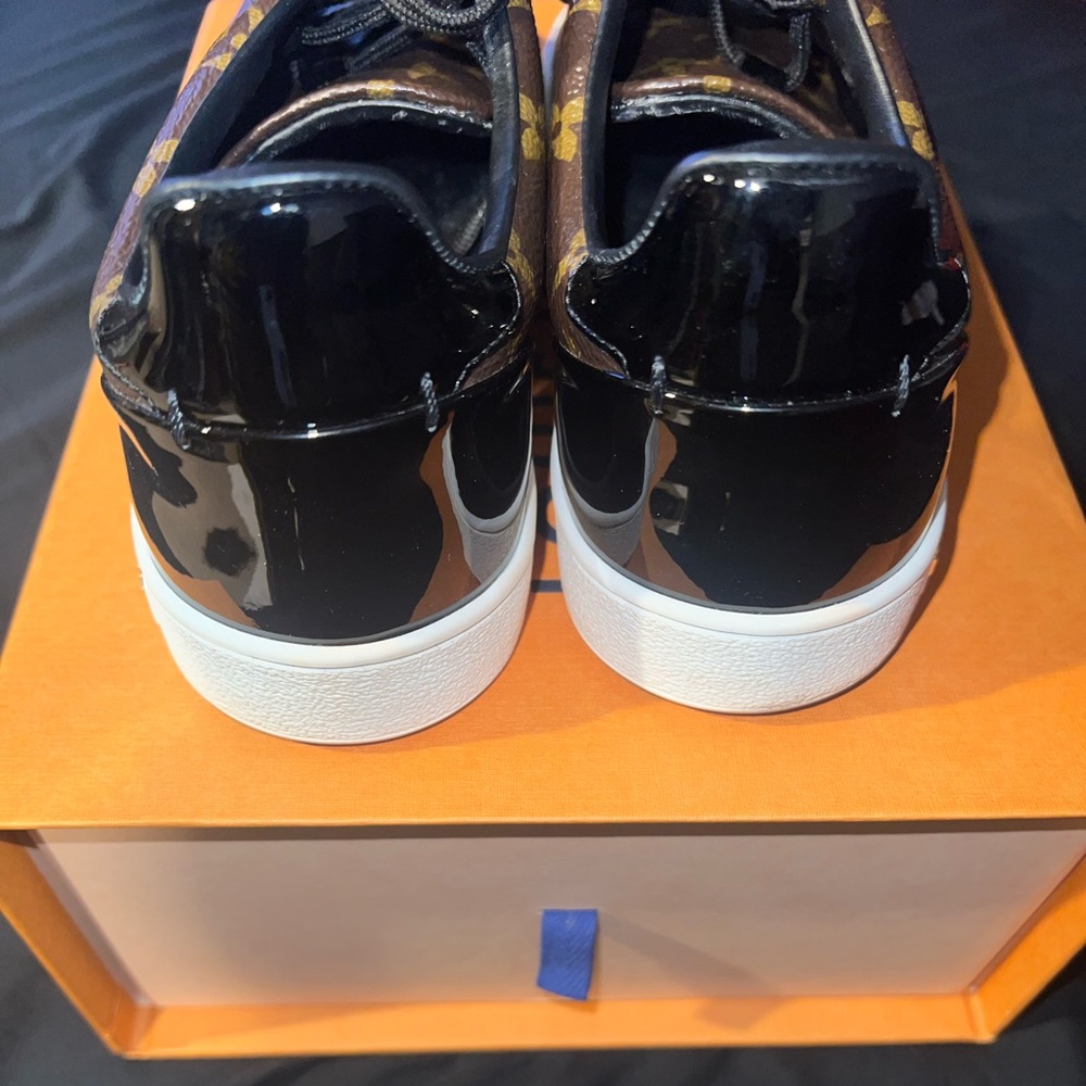 Women’s Louis Vuitton sneakers (receipt in pics) - Picture 2 of 7